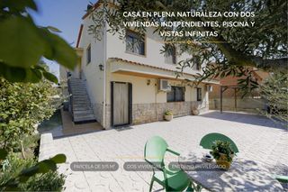 Casa a Vacarisses. Casa en plena naturaleza con dos viviendas independientes, pisci