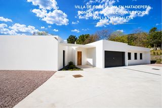 Maison à Matadepera. Villa de obra nueva en matadepera  donde la arquitectura se fund