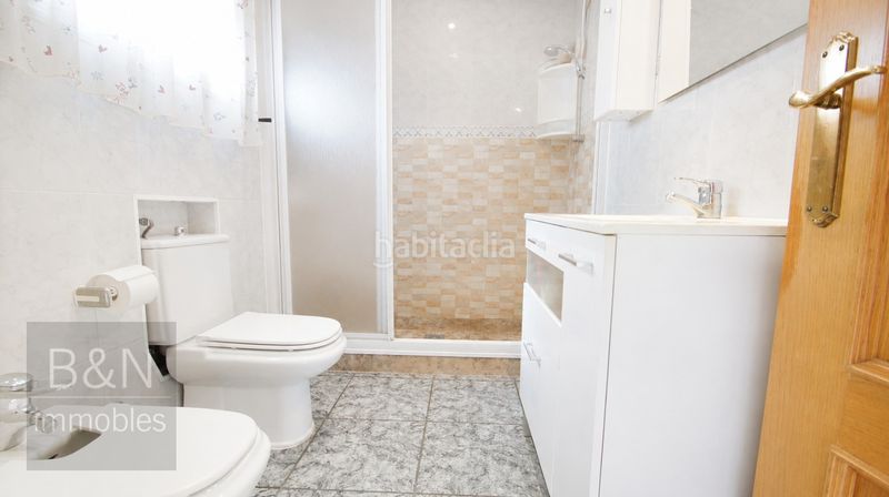 Foto 58c3c9df-3d9f-44f7-aa6d-a7aa0cd11e8b. Casa amb calefacció aparcament piscina a Can Parellada Terrassa