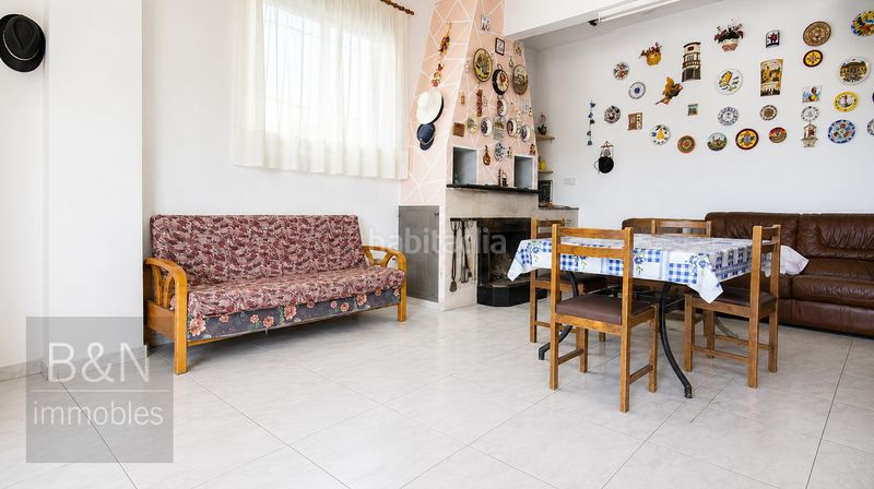 Foto 8fb86a32-b646-4302-9747-25d9bae01962. Casa amb calefacció aparcament piscina a Can Parellada Terrassa