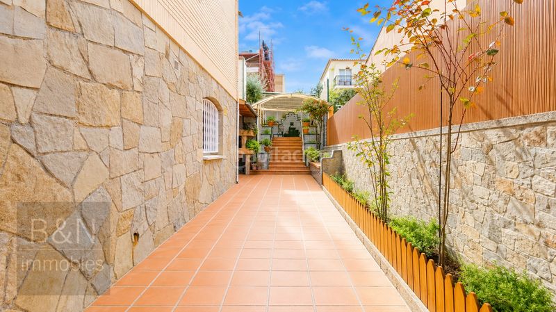 Foto e2774ab9-25e4-45d7-96aa-e1254ba9751f. Casa amb calefacció aparcament piscina a Can Parellada Terrassa