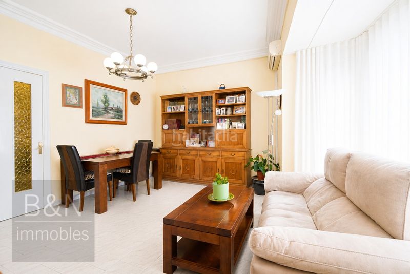Foto b7b4e1ba-c47e-4e0a-9aa1-2dae3d42f124. Casa amb calefacció a San Pere Terrassa