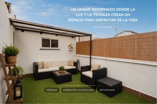 Dúplex a Sant Pere Nord. Un hogar reformado donde la luz y la terraza crean un espacio pa