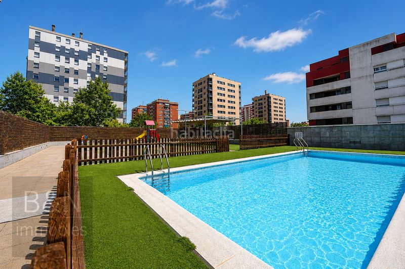 Foto 52bf9fe3-ac08-4b1f-bb48-3fc239342782. Pis amb calefacció aparcament piscina a Can Roca Terrassa