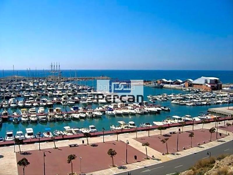 Foto d12683d3-196a-42f7-a5ec-6c44fa108b01. Car parking in Campello Playa Campello (el)