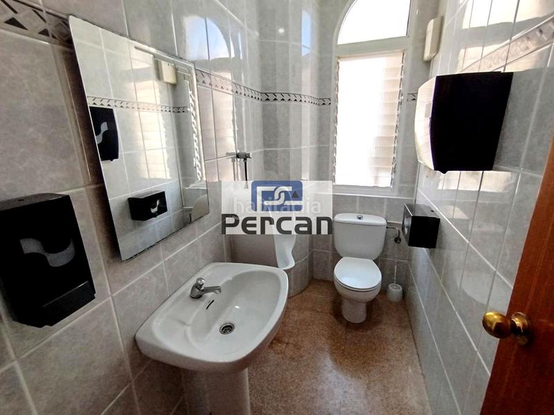 Foto 3fb37d7f-bb48-46f7-98ed-6393112fcf49. Local comercial a Campello Playa Campello (el)