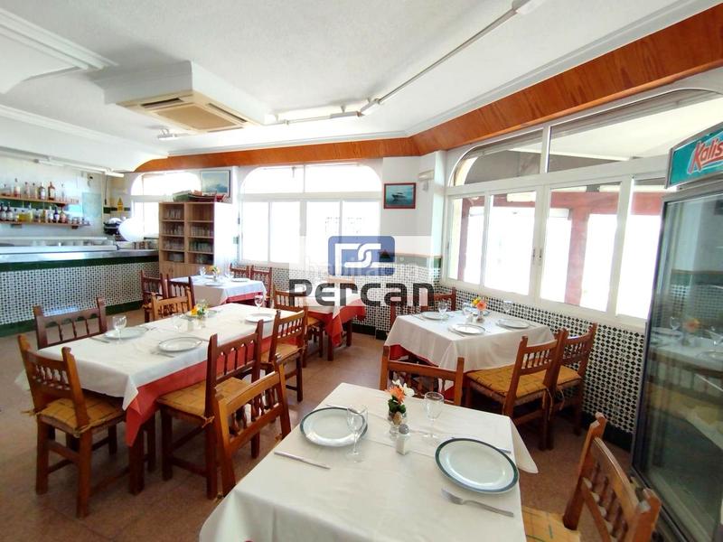 Foto caa785c3-314b-4570-b3f4-0650714d2317. Locale commerciale in Campello Playa Campello (el)