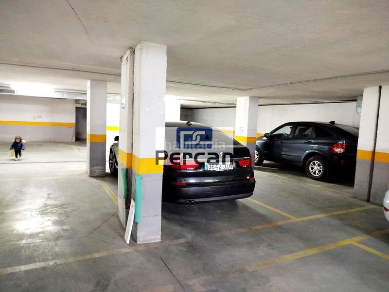 Foto 7200eb8f-f2bc-44df-9674-aaca5aebf26f. Parking coche en Campello Playa Campello (el)
