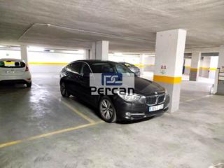 Parking voiture  Del carrer de la mar