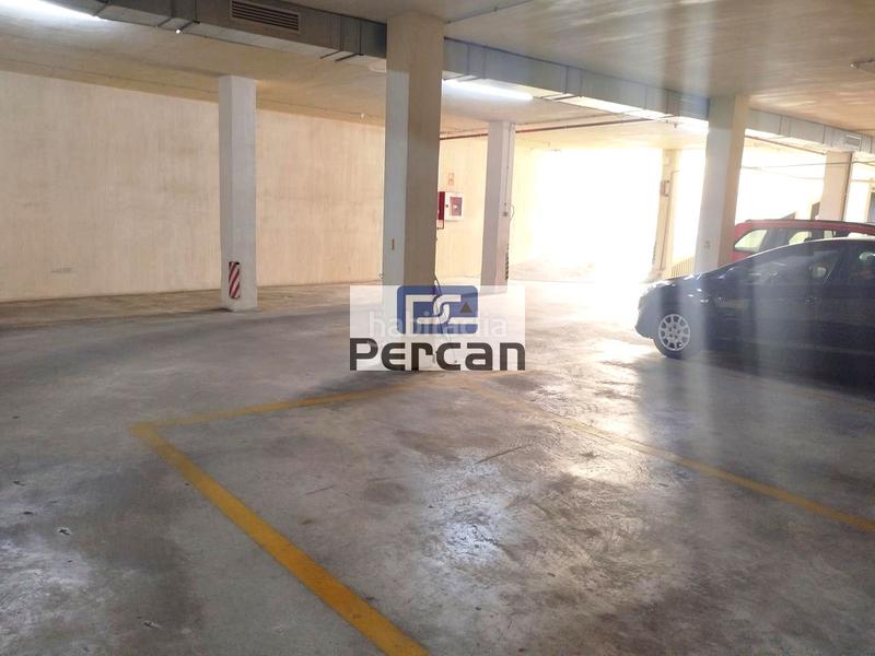 Foto f9221818-4927-487b-b2c4-9c9ac3aa748e. Aparcament cotxe a Campello Playa Campello (el)