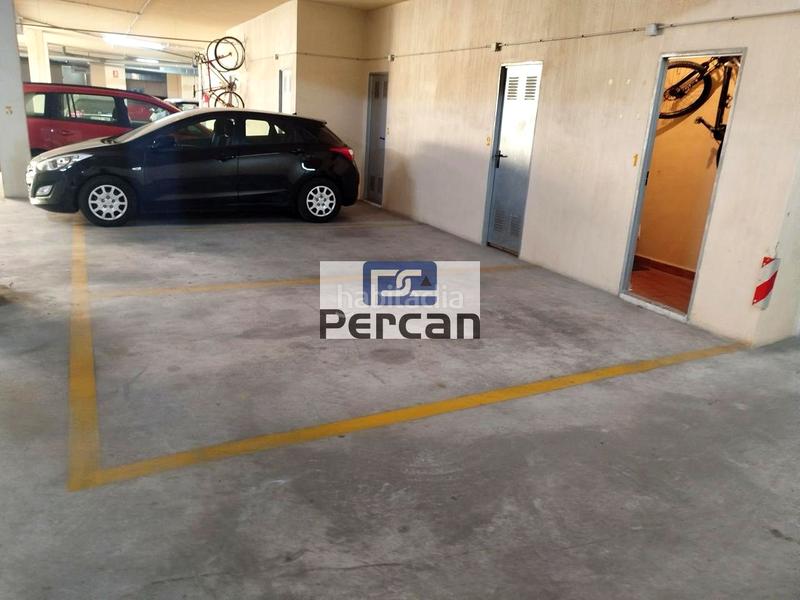 Foto f9aa1573-ef8f-44ad-b59a-7f9cbcf4ad11. Parking coche en Campello Playa Campello (el)