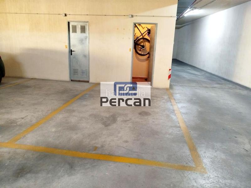 Foto ac648cb7-87e7-4d5b-a931-195e98ea1e66. Car parking in Campello Playa Campello (el)