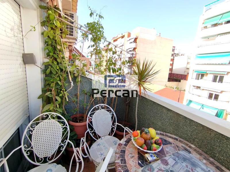 Foto 19784007-d8f2-4541-bd86-6906abb052b3. A tre livelli con riscaldamento in Campello Playa Campello (el)