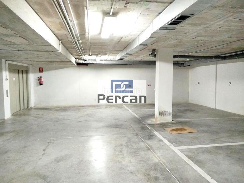 Foto f487a6fa-450e-47b2-8dab-d77f5e0a271a. Car parking in Campello Pueblo Campello (el)