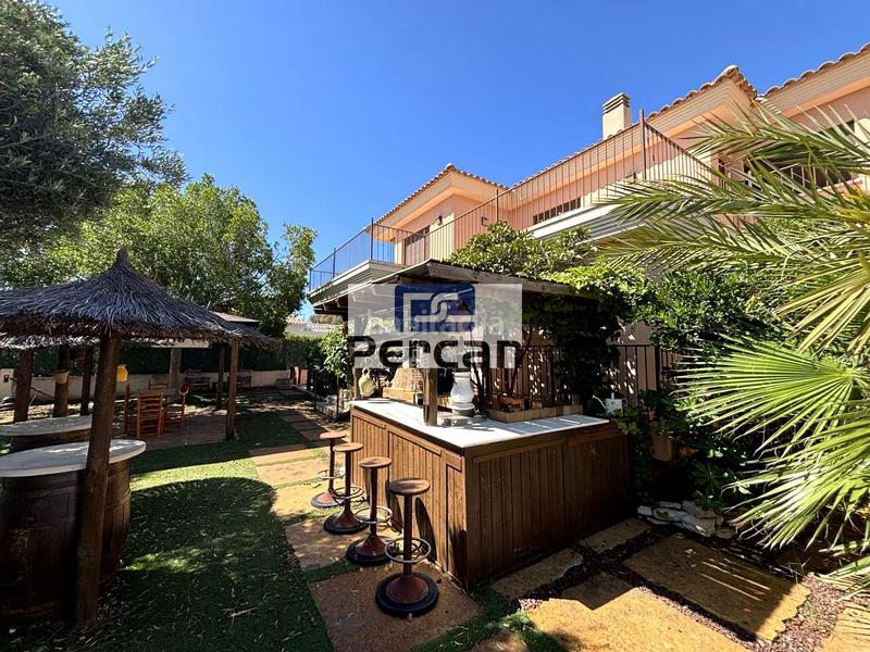 Foto 5d3cab41-2a8e-4918-97d1-caa403008f51. Casa amb piscina a Pueblo Español-Coveta Fumá Campello (el)