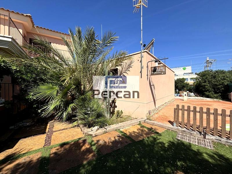 Foto e2c52678-4eac-4ac2-a48d-8047f7e91617. House with pool in Pueblo Español-Coveta Fumá Campello (el)