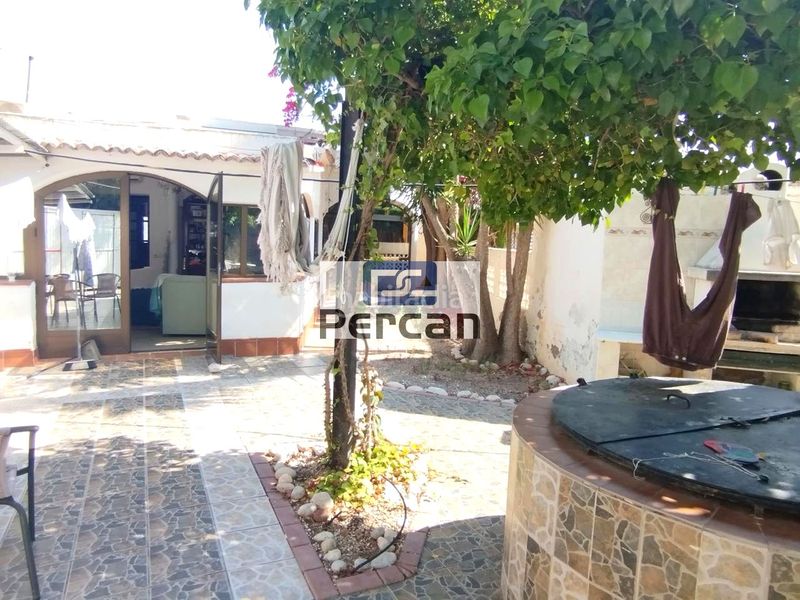 Foto 2b75c9d9-e5d8-4419-8d67-792a0ebd7c64. Casa adossada amb aparcament piscina a Playa Muchavista Campello (el)