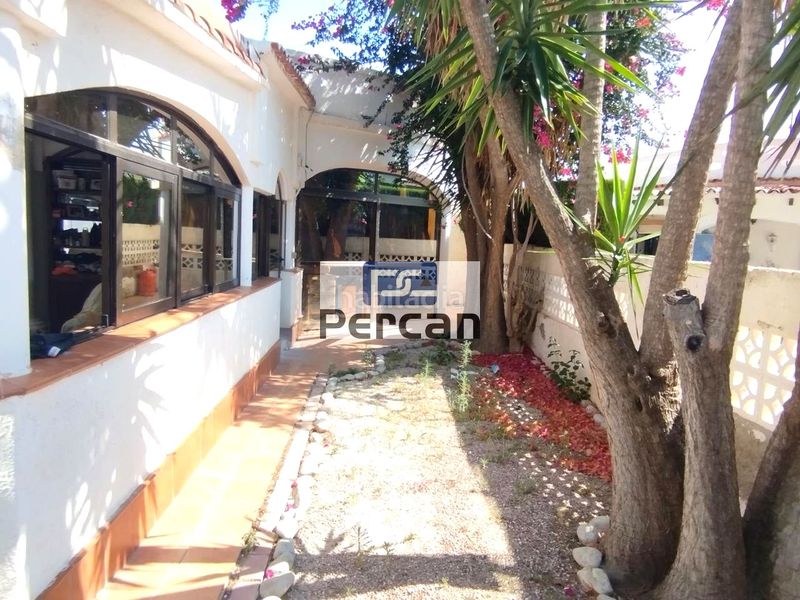 Foto df085a8f-d733-40ac-bfc9-ef0e47158d03. Casa adossada amb aparcament piscina a Playa Muchavista Campello (el)