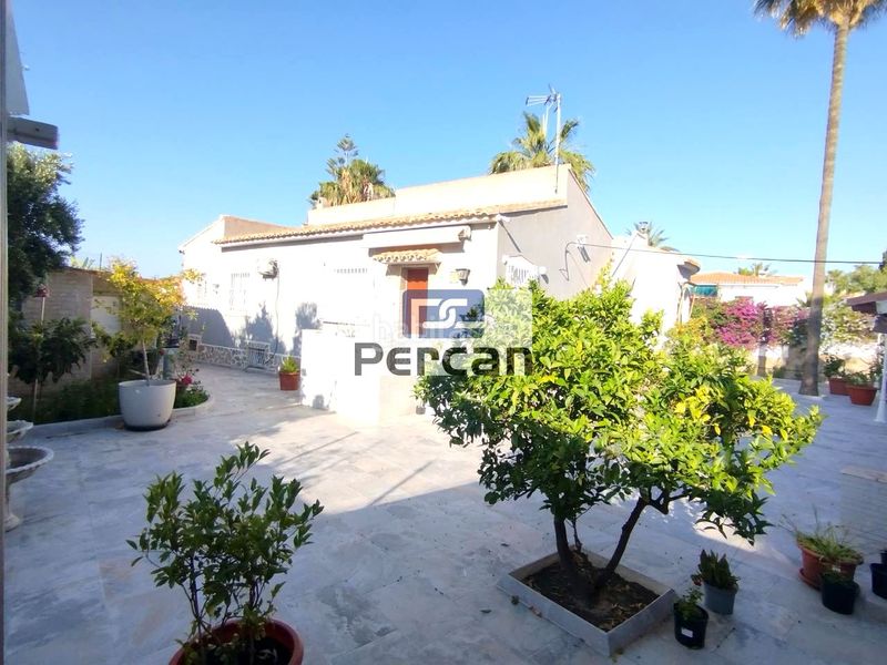Foto 1e2a155a-2a1d-4d82-ba7d-97523e65fef0. Casa amb piscina a Pueblo Español-Coveta Fumá Campello (el)