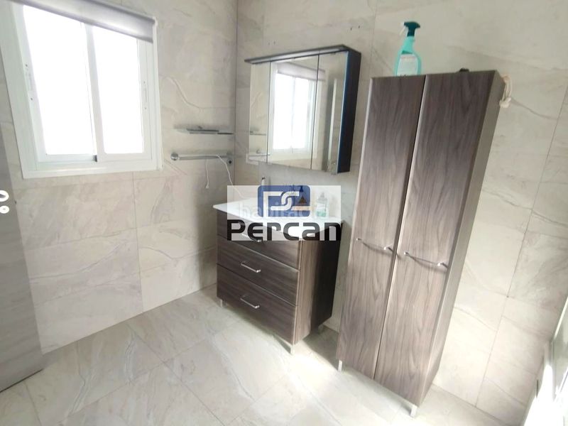 Foto 9131797b-92da-423a-9403-cf245e65f702. Casa amb piscina a Pueblo Español-Coveta Fumá Campello (el)