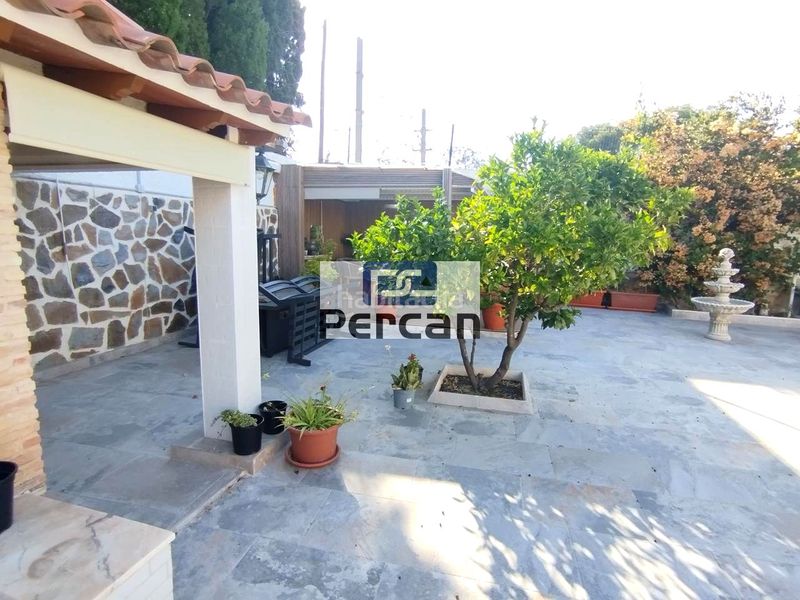 Foto b1b36f1e-2fad-498a-8f9d-389f6672adf6. Casa amb piscina a Pueblo Español-Coveta Fumá Campello (el)