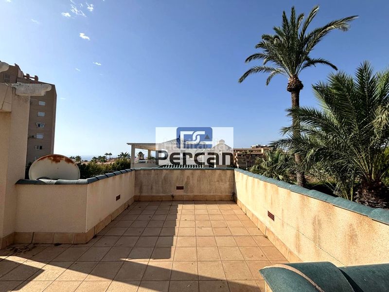 Foto 0c70be53-b0cc-4881-a476-0892d7e9d50c. Casa amb calefacció piscina a Campello Playa Campello (el)