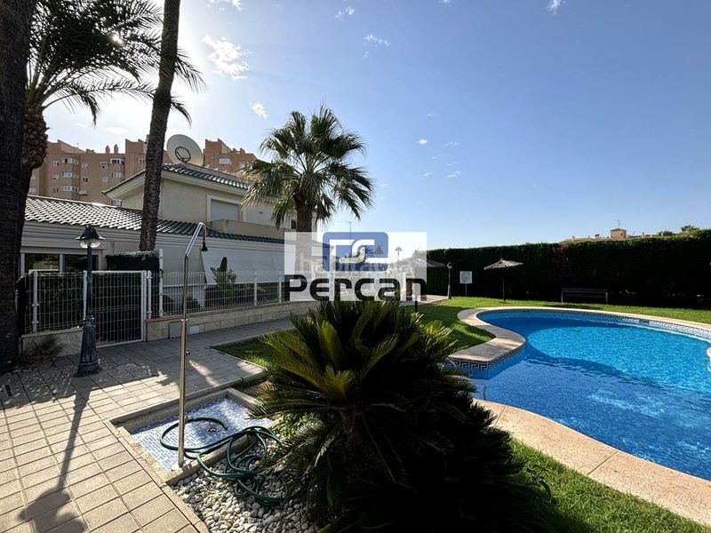 Foto 6cd5b486-6ea1-491b-ab31-e668d559c88b. Casa amb calefacció piscina a Campello Playa Campello (el)