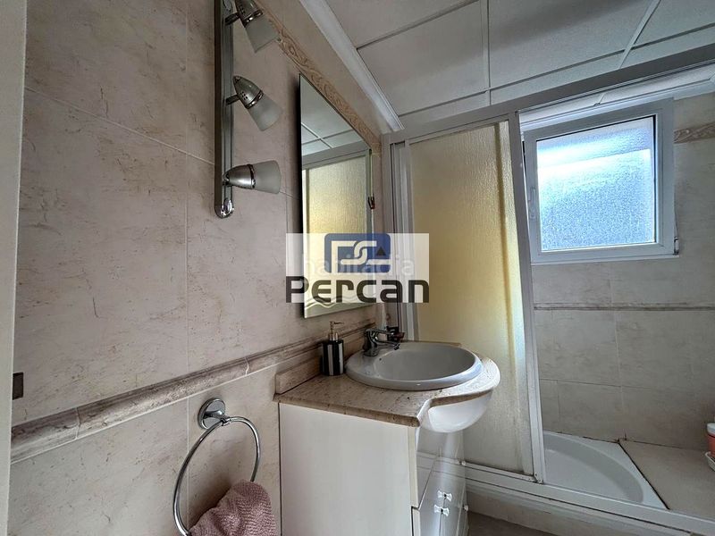 Foto a32d44a1-cf44-4bbc-a758-11d54ce3ffbe. Casa amb calefacció piscina a Campello Playa Campello (el)