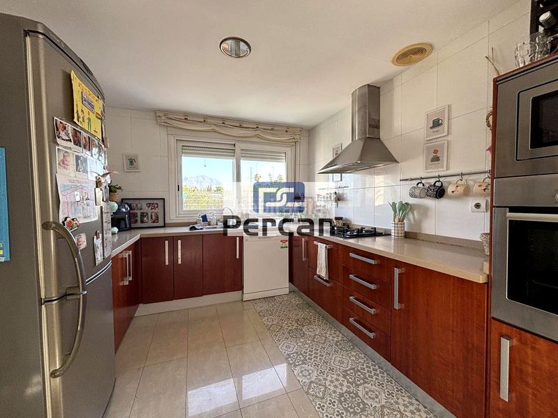 Foto c066d527-4c55-41ae-8f9c-5abfbeed9e62. Casa amb calefacció piscina a Campello Playa Campello (el)