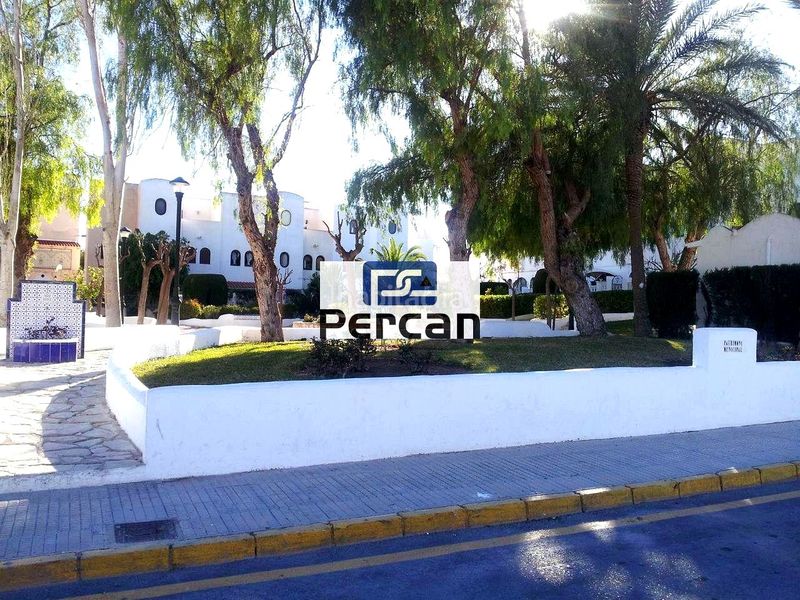 Foto 7d7d3c71-ef01-42d1-b482-3a56e673c970. Casa amb piscina a Pueblo Español-Coveta Fumá Campello (el)