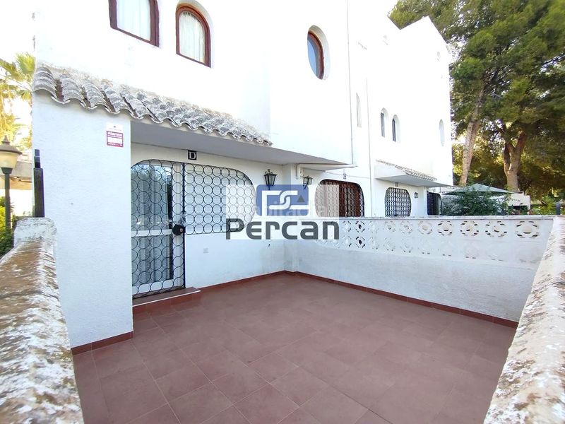 Foto 9675990c-560d-4e49-bcf8-31f488845f57. Casa amb piscina a Pueblo Español-Coveta Fumá Campello (el)
