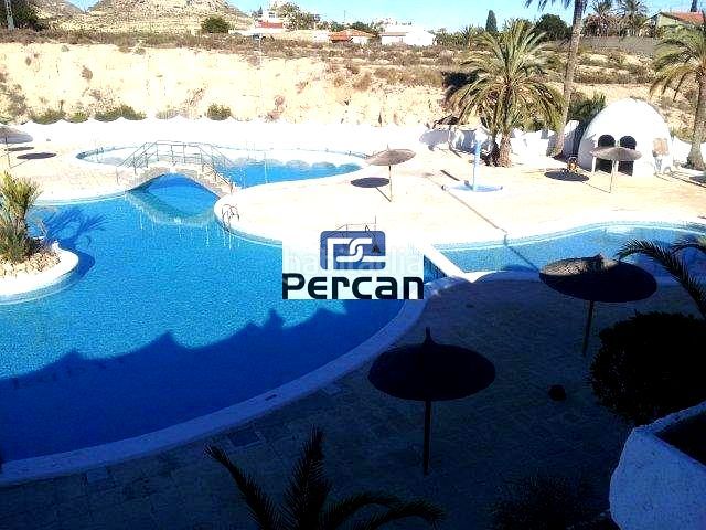 Foto db367a55-2a7b-4681-9c84-4f0a08bb0c19. Casa amb piscina a Pueblo Español-Coveta Fumá Campello (el)