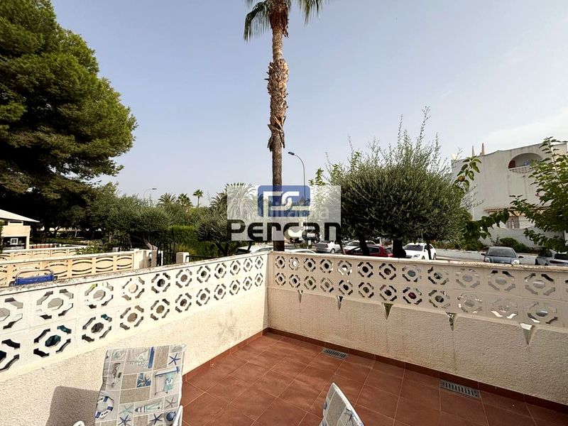 Foto f439b35c-647f-4737-8773-cda2470d5f7d. Casa amb piscina a Pueblo Español-Coveta Fumá Campello (el)