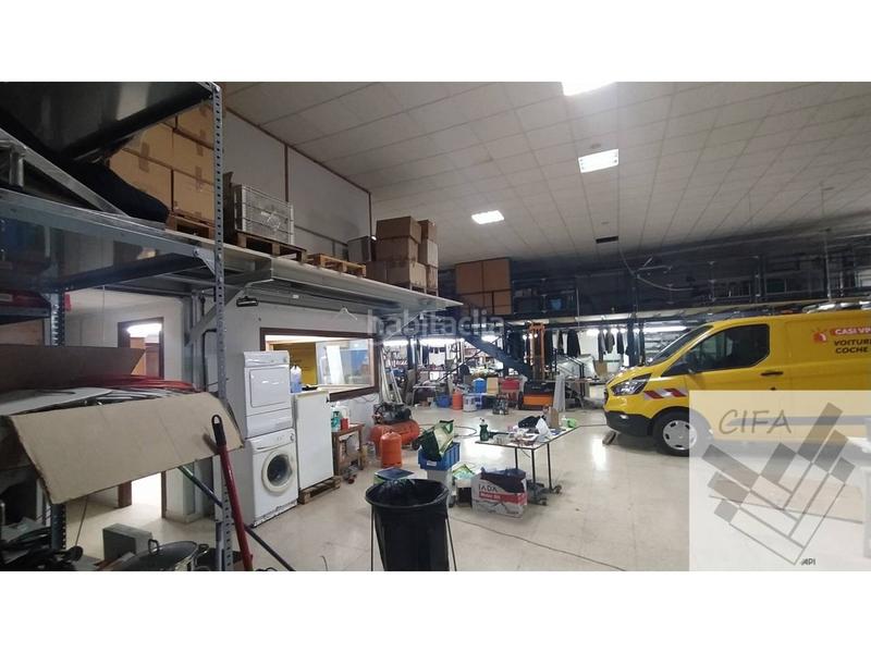Foto d7b6346d-bb17-4f11-a1e7-6c440f078c37. Nave industrial  en venta en nucli urbà en Vinaròs