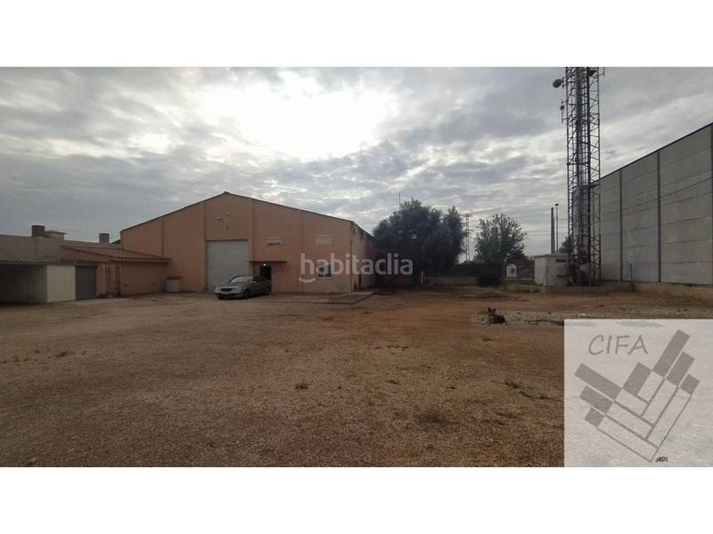 Foto e01009be-0fb8-48a9-a777-7860bfe575c1. Nave industrial  en venta en nucli urbà en Vinaròs
