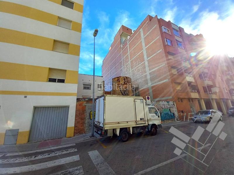 Foto 4fd05957-f270-4897-b1d0-31948a7f57cb. Terreno residencial se vende solar en plaza 1 de mayo en vinarós en Vinaròs