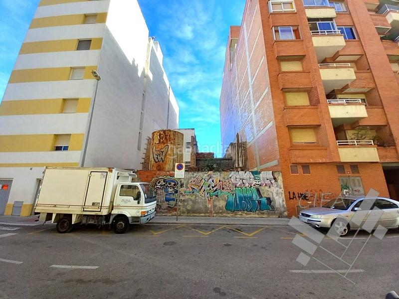 Foto e34c232c-107e-493b-a464-3630873452ce. Terreno residencial se vende solar en plaza 1 de mayo en vinarós en Vinaròs