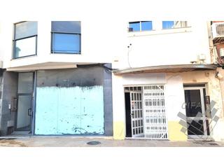 Lloguer Local Comercial  San antonio. Se alquila local céntrico en vinarós