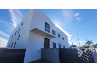 Rent House in Francisco josé balada 154. Casa adosada a estrenar en alquiler