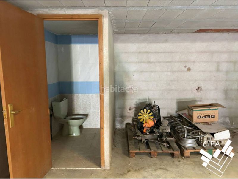 Foto b2a65c23-e525-4e3e-ac06-f3b22df75687. Alquiler local comercial almacén en alquiler en ubicación céntrica en Vinaròs