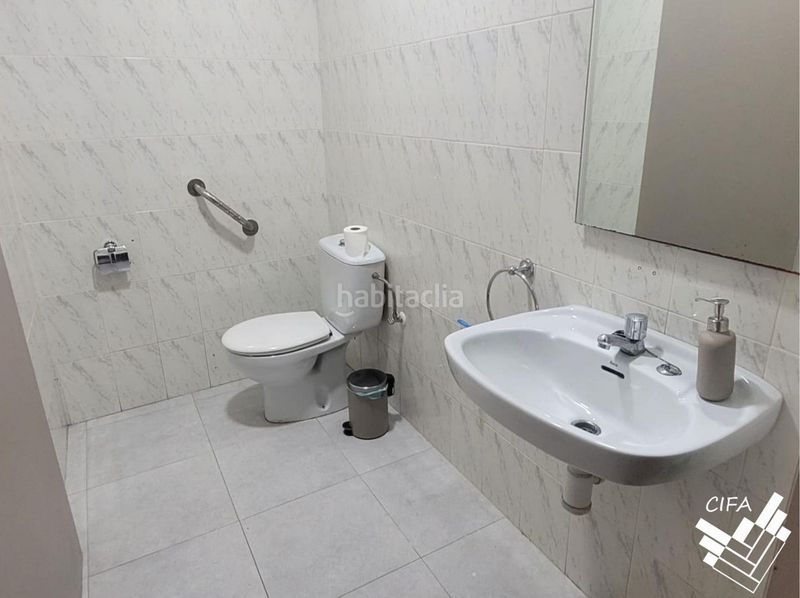 Foto 6f0df750-d0ff-4c9f-add4-4e24be17eb76. Alquiler local comercial local en alquiler en nucli urbà en Vinaròs