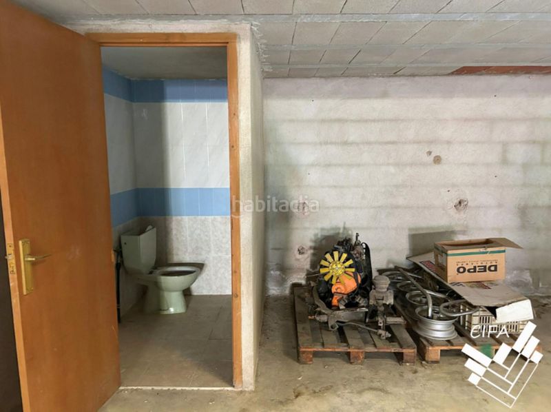 Foto c7a78795-ba35-43c7-9b15-1e67335e3ddb. Alquiler local comercial almacén en alquiler en ubicación céntrica en Vinaròs