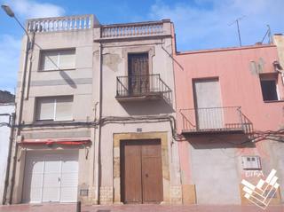 Edificio  Mare de déu del pilar. Edificio en venta en nucli urbà