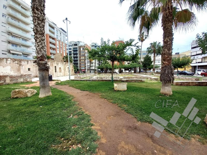 Foto 1e58b86c-072a-4890-9cd5-e133323a5b74. Alquiler local comercial se alquila local diáfano esquinero en Vinaròs