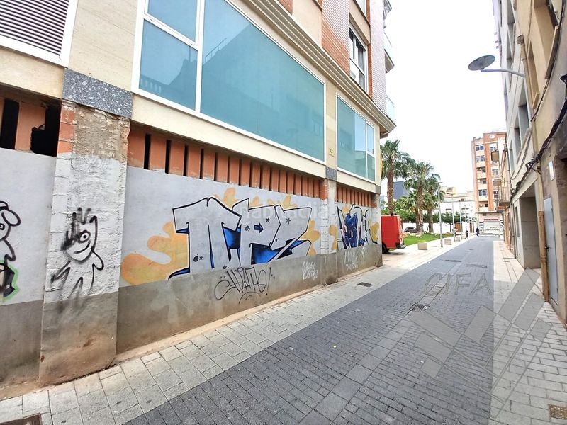 Foto 5d0b84e7-dbbf-48f6-bedc-d45266780867. Alquiler local comercial se alquila local diáfano esquinero en Vinaròs