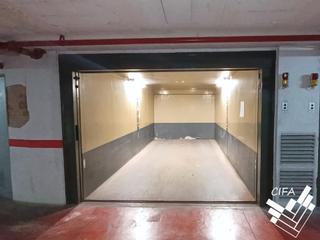Aparcament cotxe a Casco Urbano. Parking en venta en nucli urbà