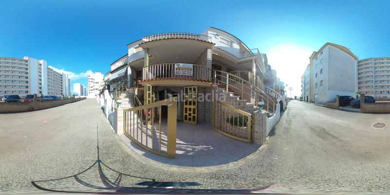 Foto c1c3b3fa-955b-4a11-ad0f-bb8ba10f7299. Semi detached house in Playa Norte Peñíscola