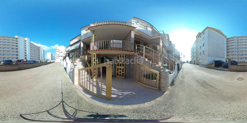 Foto ef04a797-7781-4c6a-b8d1-c0d7d671ae70. Casa adossada a Playa Norte Peñíscola