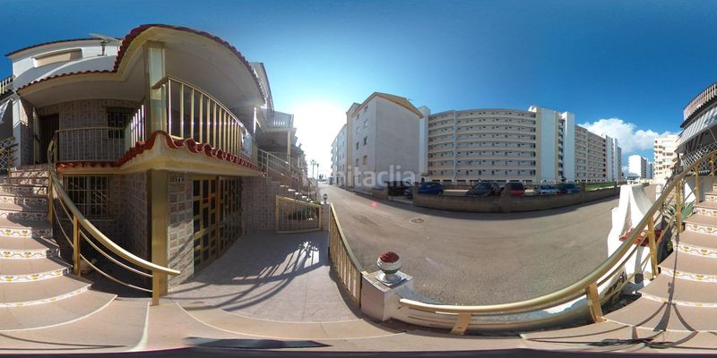 Foto f4d6d1ef-0c33-4345-aff1-23f839fd608a. Casa adossada a Playa Norte Peñíscola