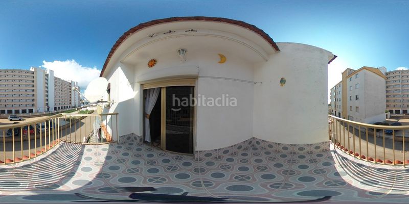 Foto fe252e40-c0eb-43a2-98bc-829165160a5e. Casa adossada a Playa Norte Peñíscola